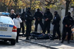 Спецакция в Добрич с много арестувани, сред тях и деца