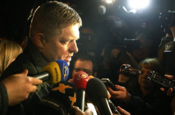 Словакия трепери: Лоши новини за състоянието на Фицо ВИДЕО