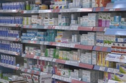 Тревога: Парите за аптеките свършват до месец!