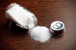 MedicalXpress: Излишната сол води до сериозно заболяване!