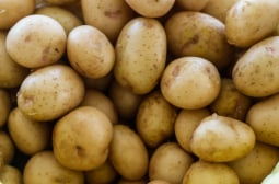 Хвърляте обелките от картофи, след тази статия ще спрете