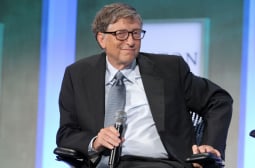Бил Гейтс най-сетне показа новата си приятелка СНИМКА