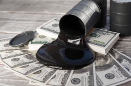 Цената на петрола тръгна нагоре след смъртта на Раиси и влошеното здраве на краля на Саудитска Арабия
