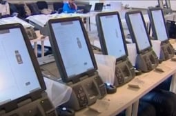 Машина за гласуване в Русе засече, сигнали валят от цялата страна