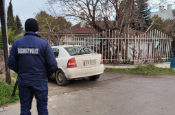 Екшън в Пловдивско: Селянин с резачка скочи на полицаи, ехтят изстрели 