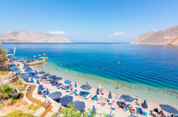 Почнаха от Халкидики: В Гърция ще дебнат по плажовете със...