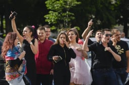 След абитуриентски бал: Двама 14-г. са в Пирогов, единият в кома