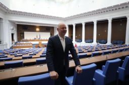 Кой е номинираният за премиер Росен Желязков