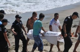 Зловещо: Труп на жена изплува на плажа във Варна