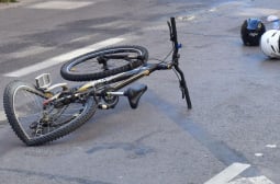 Трагедията е огромна: Дядо падна с велосипед в Русенско, а като го откриха...
