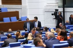 Анализатор сглоби новия кабинет на България, ожали Христо Иванов за сепукото