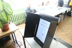 Започна се: Първи гаф с машина за гласуване, ето какво ще правят избирателите