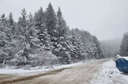Зима е: 10 см сняга затрупа тези места на България