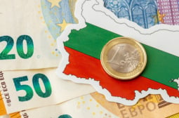 Икономистът Ганев: Влезем ли в еврото, Гърция ще ни диша праха след две години