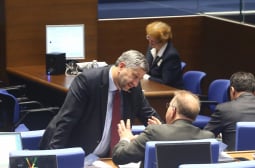 Гореща мълва: Това е човекът, който сяда в стола на хвърлилия оставка Христо Иванов 
