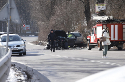 Шофьор помете кола и камион край Варна, четирима са ранени 