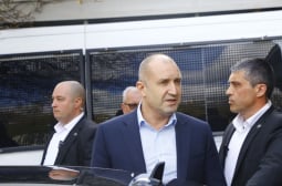 Милионер от криптовалута: Скандална новина за Радев разтърси България