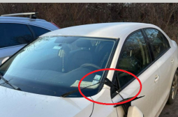 Жена паркира колата си в кв. "Гео Милев", а след няколко часа я завари така СНИМКА