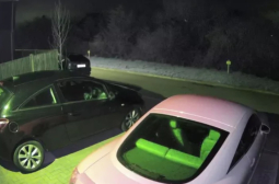 Страховито ВИДЕО запечата призрак, който се опита да открадне кола в две поредни нощи