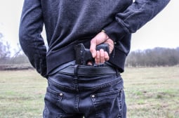 Екшън край Самоков: Мъж заплаши друг с пистолет в гърдите, после пак го срещна и...