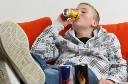 Спрете ги! Енергийните напитки тровят децата по ужасяващ начин!