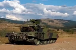 Сърбия показа най-новия си танк по време на учения ВИДЕО 