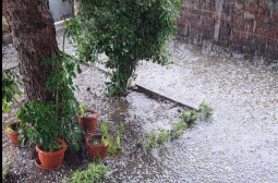 Ад без край: Мощната градушка удари половин България, има опасност от наводнения, погромът е страшен ВИДЕО
