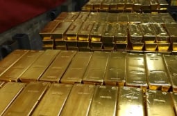 Houston Post: Все повече страни изтеглят златните и валутни резерви от САЩ, а доларът...