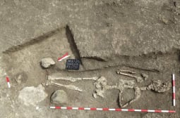 Находка: Гробище изникна при строеж в частен имот в Бургаско, а в парцел номер 10 откриха... СНИМКИ