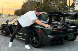 Фиаско след фукня: Известен блогър разби новата си спортна кола за $1,4 милиона ВИДЕО