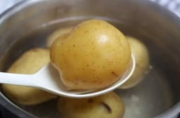Кулинарна тайна: Ето как да сварите картофите за 2 минути