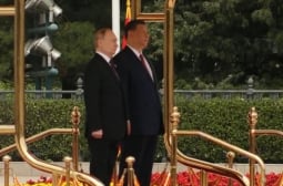Си посрещна Путин с почести в Пекин ВИДЕО