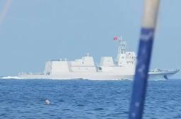 Китайската армия използва макет на разрушител на ВМС на САЩ за „мишена“