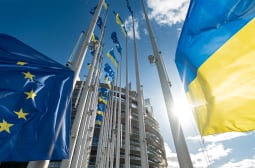 Politico: ЕС очаква зелена светлина за начало на преговори за присъединяване на Украйна и Молдова през юни