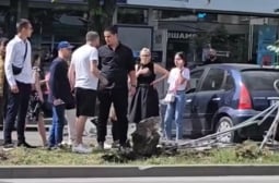 Зверско меле във Варна, младежи си налитат на бой ВИДЕО