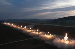 Северна Корея изплаши света: Изстреля 18 балистични ракети едновременно ВИДЕО