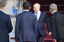 Путин връчи орден за заслуги на отявлен враг на България ВИДЕО