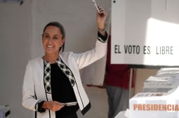 Мексико има президент с български корени! Клаудия спечели най-кървавите избори 