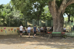 Ученички намериха нещо пред блока, сега цял Пловдив говори за тях СНИМКА