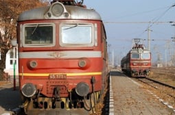 Брутална катастрофа между влак и джип по линията Варна - Русе