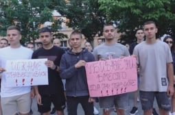 Плевен настръхна след стрелбата на полицай по тийнейджъри: Взели униформените за мутри 