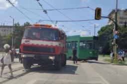Кошмар в сърцето на София: Трамвай дерайлира, а пътниците...СНИМКИ