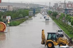 Библейски потоп удари Анкара, улиците са под вода СНИМКИ 
