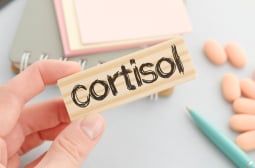 Що е кортизол и кога трябва да си изследваме нивата му