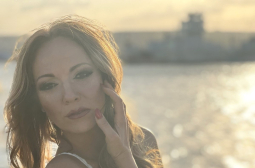 Плажни страсти: Антония Маркова провокира "Ергенът" с морска съблазън в "С мен ли си"