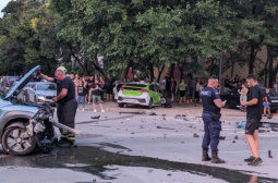 Адско меле между джип и такси в Пловдив СНИМКИ