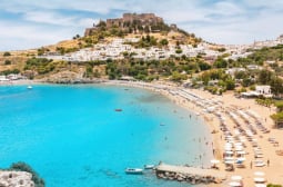 Гърция готви тежък удар по туристите, въвежда строги ограничения 