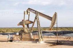 Световни експерти прогнозират: Цената на петрола пада до $50 за барел 