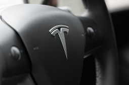 Най-достъпният кросоувър на Tesla получи нов дизайн