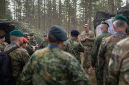 FT оцени колко военни европейските страни от НАТО могат да хвърлят срещу Русия